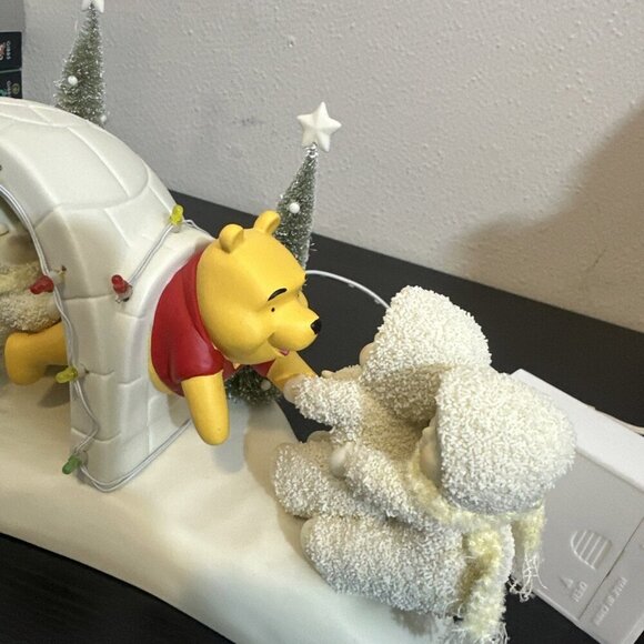 DEPT 56 SNOWBABIES Christmas "We'll Help You Through, Pooh" Lighted Disney Vtg - Picture 5 of 8